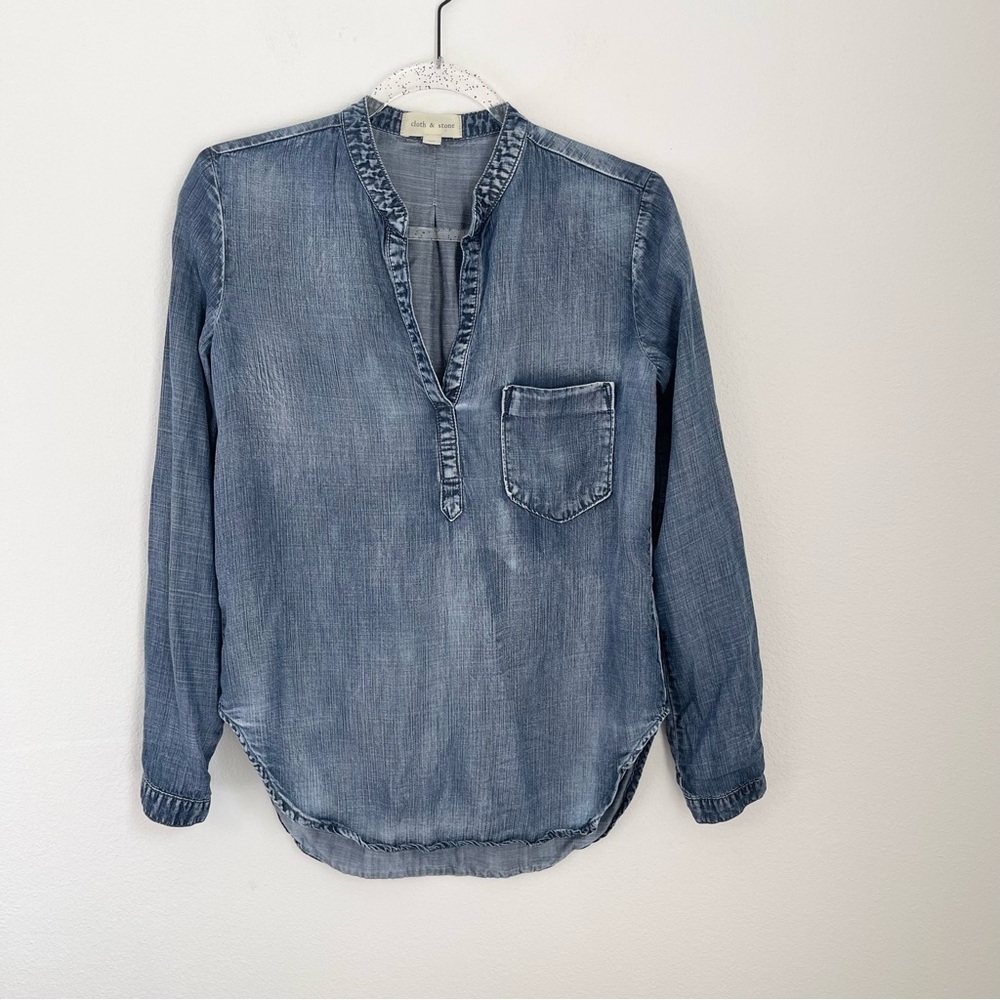 Cloth & Stone Size XS Blue Chambray Acid Wash Long Sleeve Popover Shirt